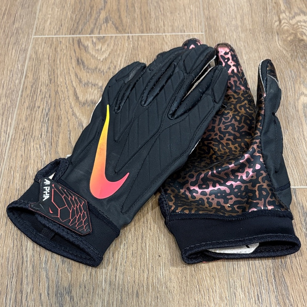 Nike Superbad 5.0 NFHS NCAA Football Gloves Alpha Large Shiny Cheetah 84826